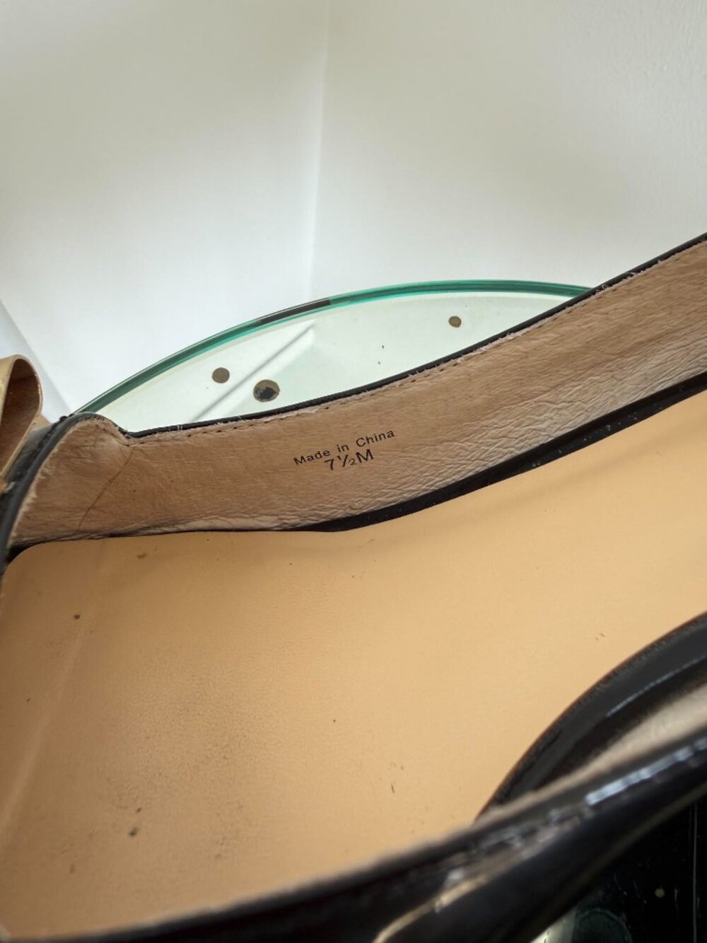 Kate Spade Black Patent Peep Toe Wedges with Gold Bow Details Sz 7.5 - Picture 4 of 5